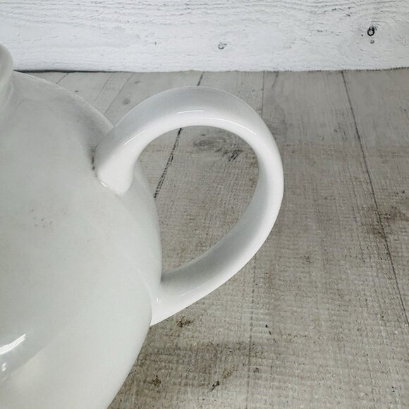 Pottery Barn THE GREAT WHITE COLLECTION Solid 7 Cups Stoneware Lidded Teapot - Picture 14 of 16